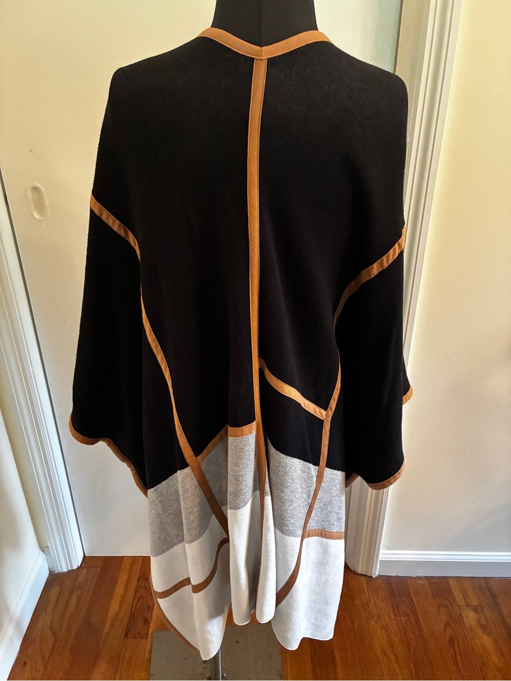 Chico’s Colorblock Neutral Stripe Ruana Wrap Open Cardigan Black Tan